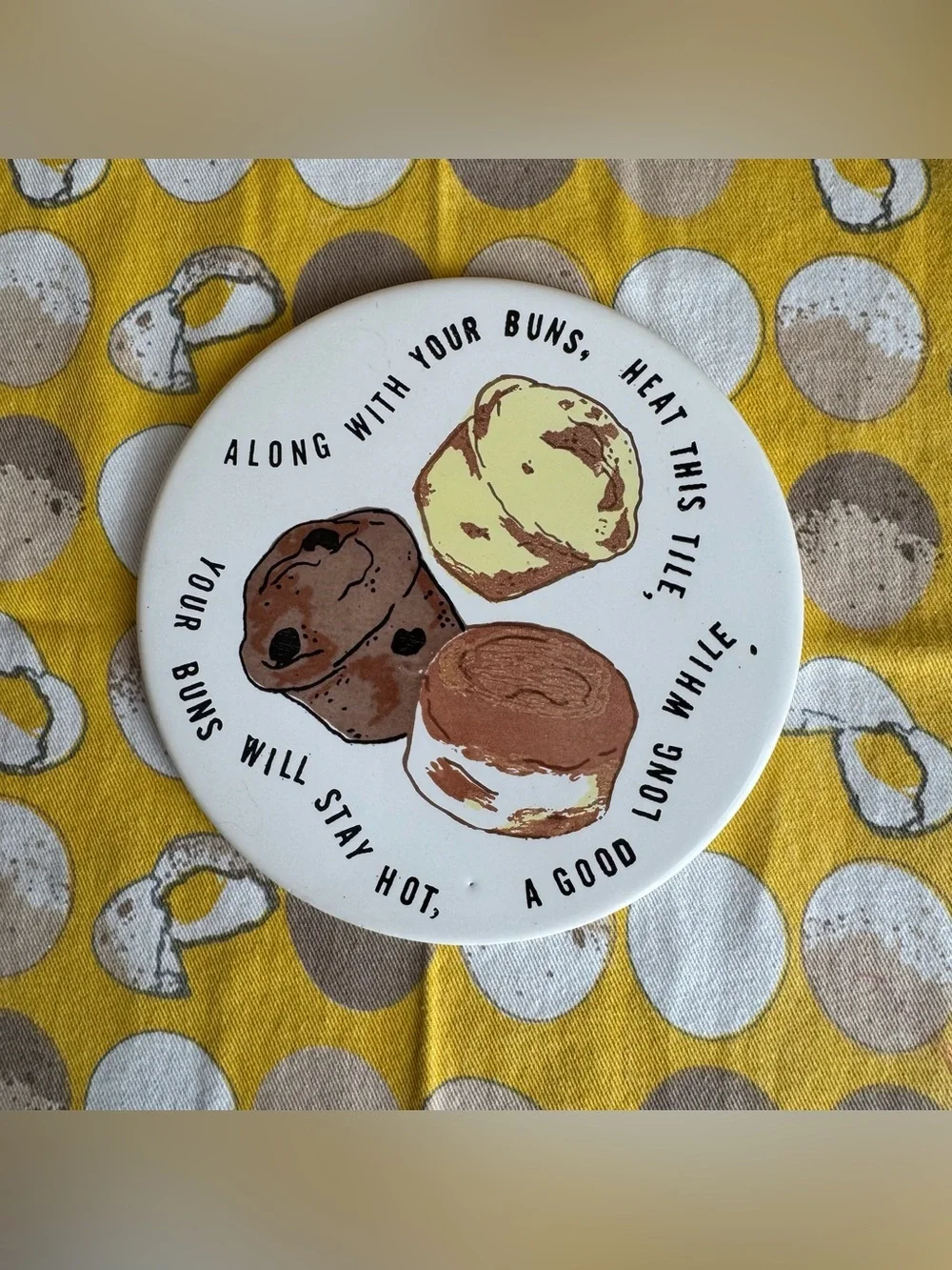 Vintage style muffin warming tile/trivet